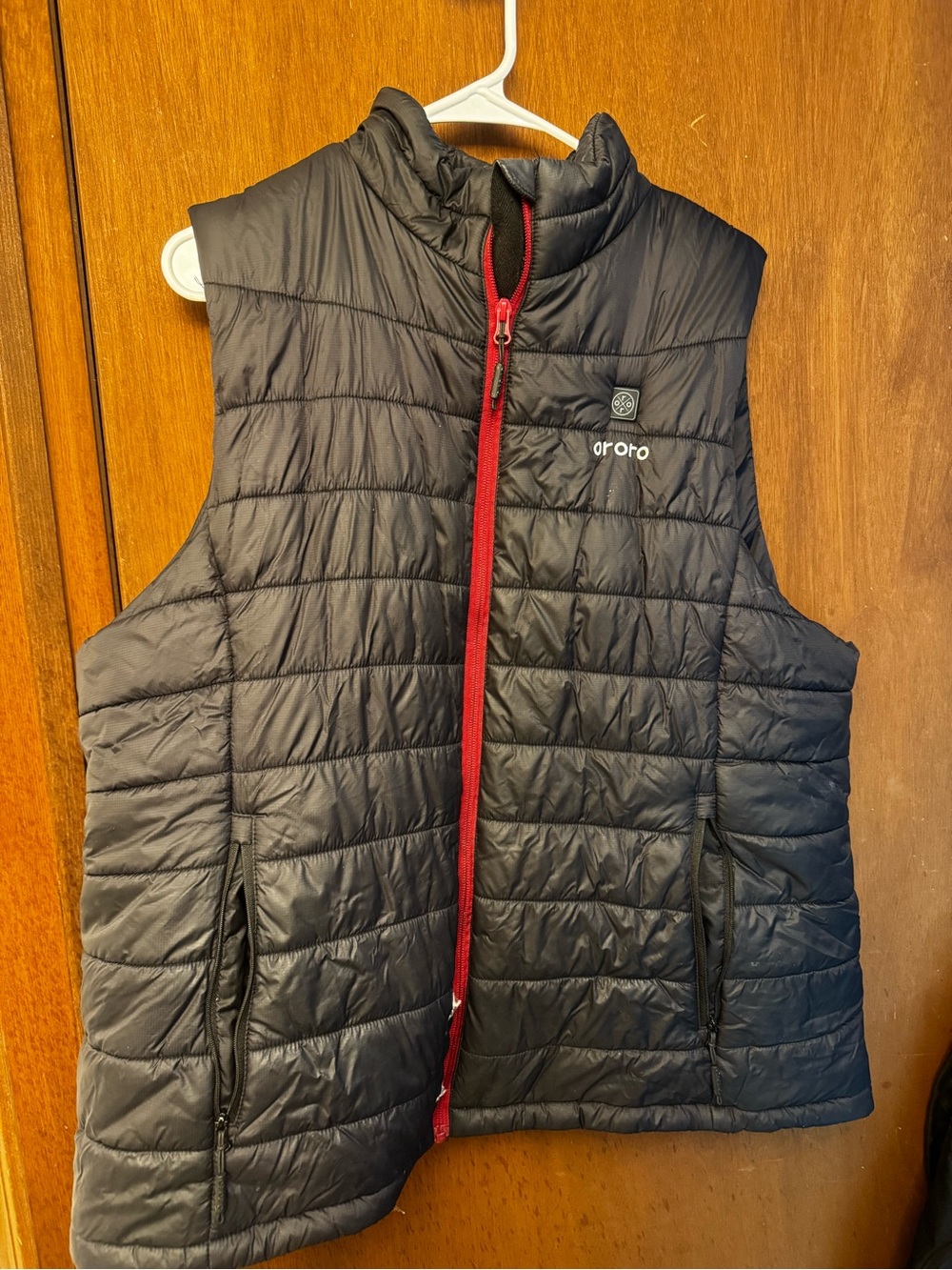 Ororo Men's Quilted Insulated Vest - Black with Red Zip
